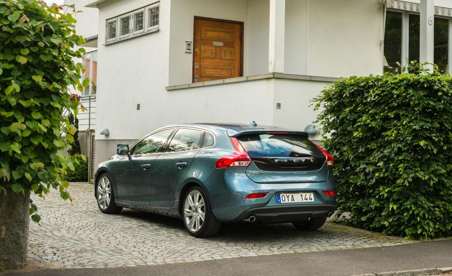  Volvo V40 2012 года  (фото 95 из 183)